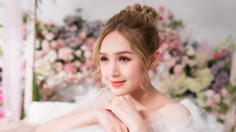 Layout makeup cô dâu hack tuổi